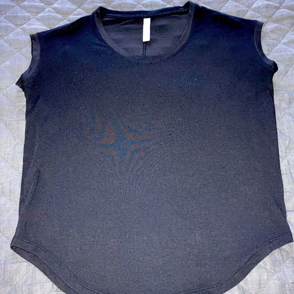 Athleta this season scoop neck T-shirt